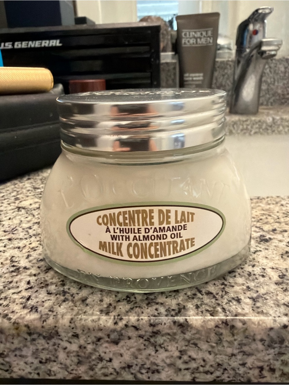 L'OCCITANE Almond Milk Concentrate Jar - White with Silver Lid